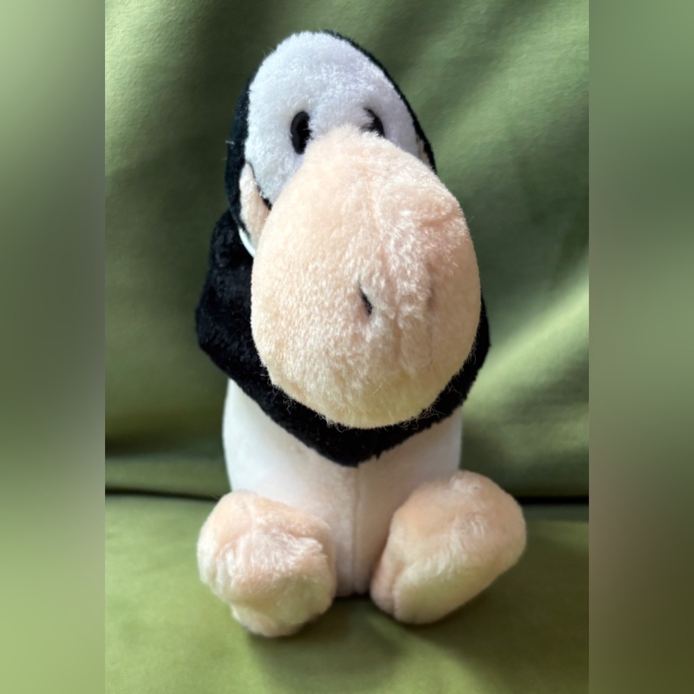 Vintage Dakin Bloom County comic strip Opus penguin plush. 6 inches tall